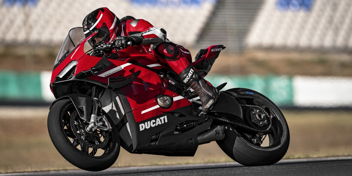 Superleggera V4的惡魔利爪。PIRELLI替DUCATI Superleggera V4量身打造訂製原廠胎