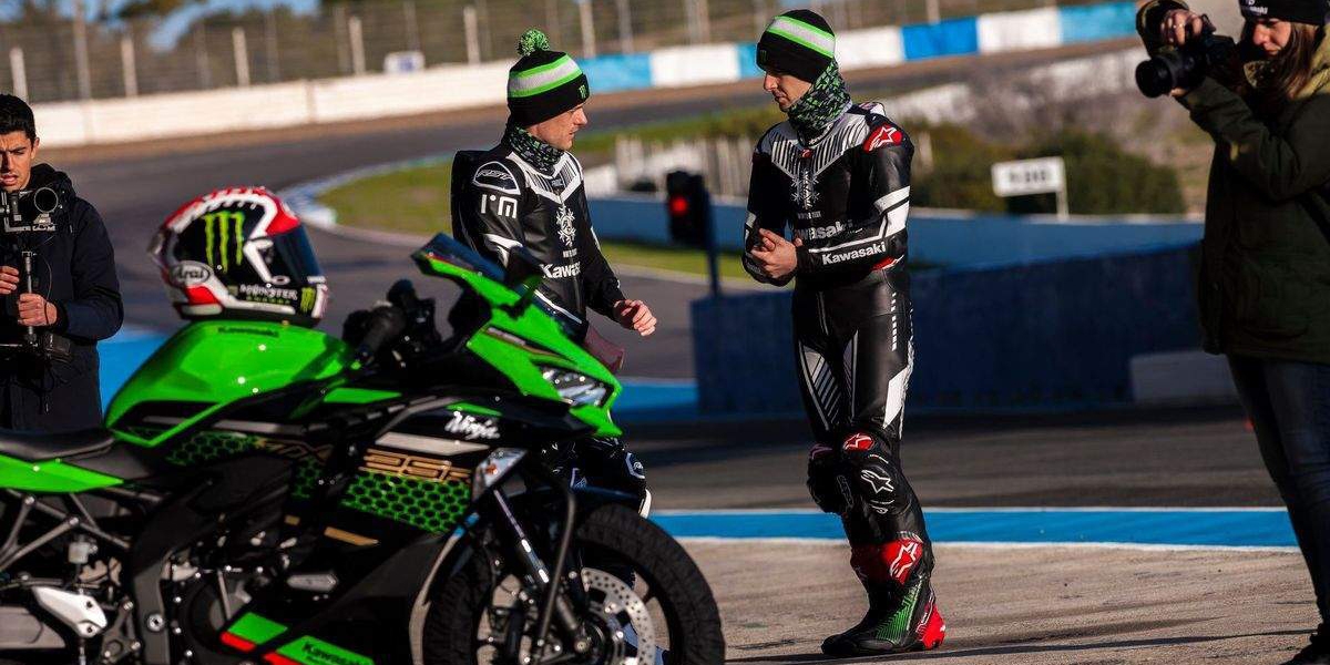 賽道王見王!KAWASAKI ZX-25R待轉區王者,Jonathan Rea賽道試乘照片曝光!