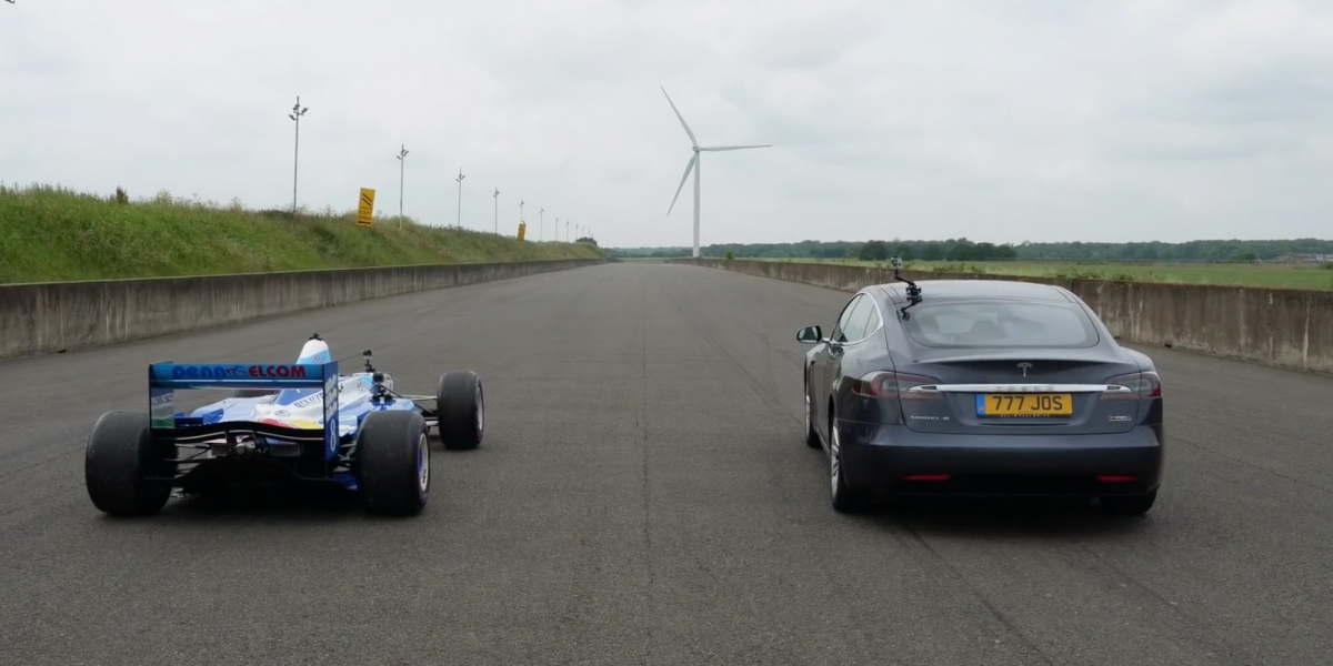 Tesla、F1哪個快?直線加速見真章