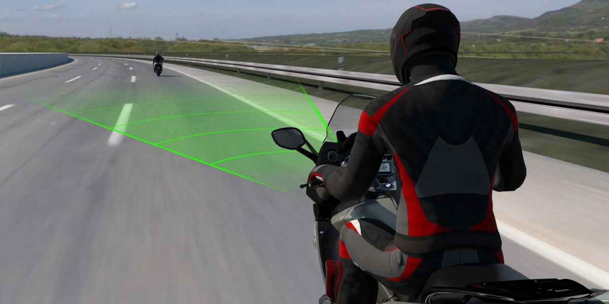 輕鬆享受沿途美景。BMW Motorrad預告導入ACC系統!
