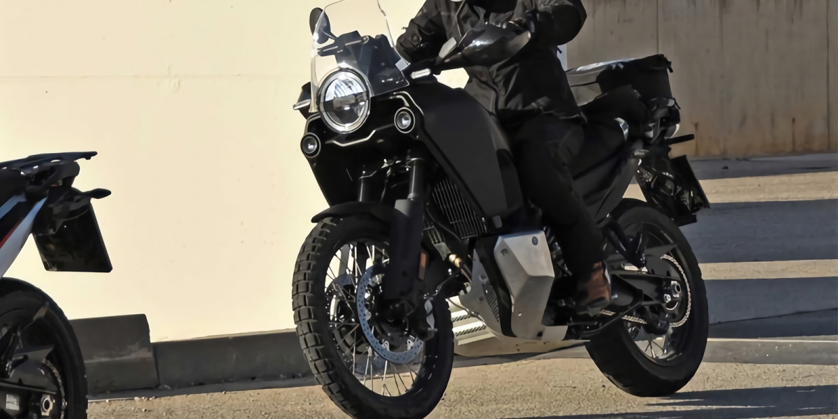 Husqvarna Norden 901 量產實車間諜照曝光!