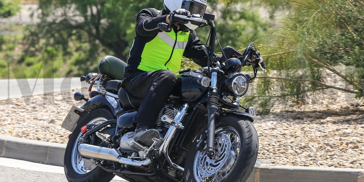 又見凱旋新車!TRIUMPH Bobber 高把雙座版間諜照流出