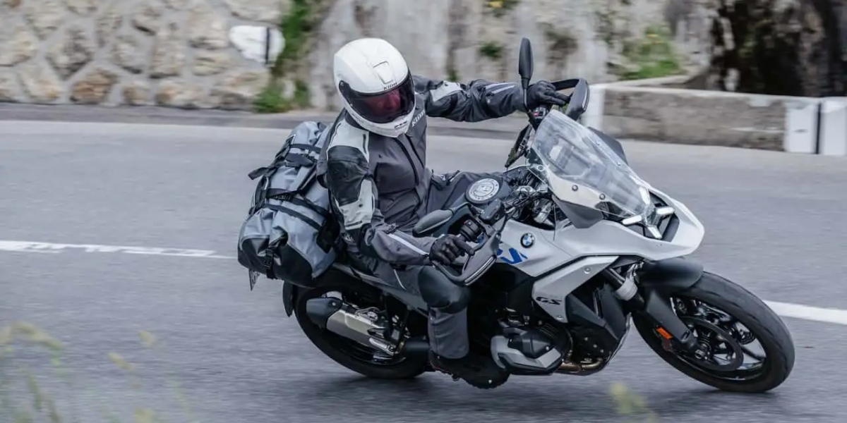 長途騎士的終極戰甲！KLIM 2026 Kodiak 第四代騎士裝登場：GORE-TEX Pro + 護甲升級 44%，這才叫認真！