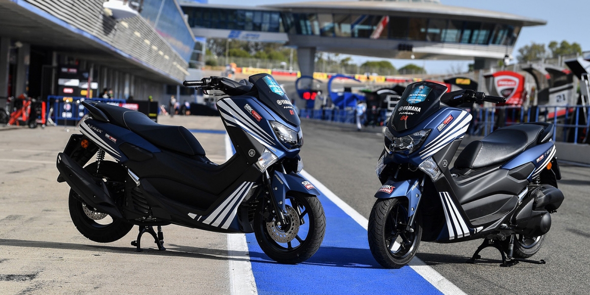 NMAX 155成為WSBK工作人員通勤用車,藍白塗裝正式亮相!