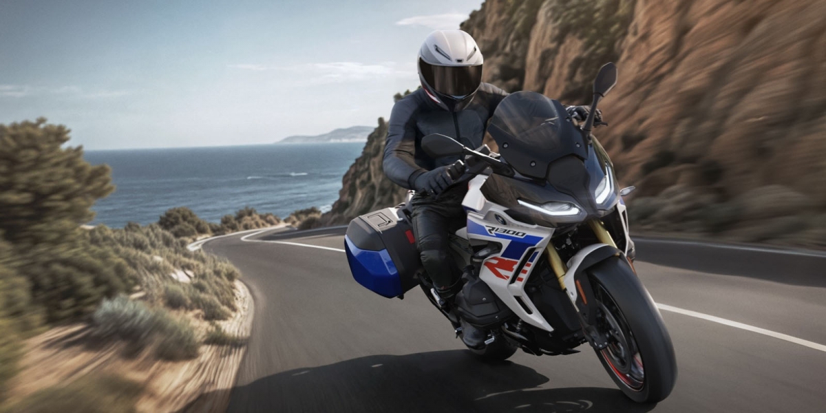 205匹暴力跑旅？BMW M 1000 RS 註冊文件曝光，預計 2027 年登場！