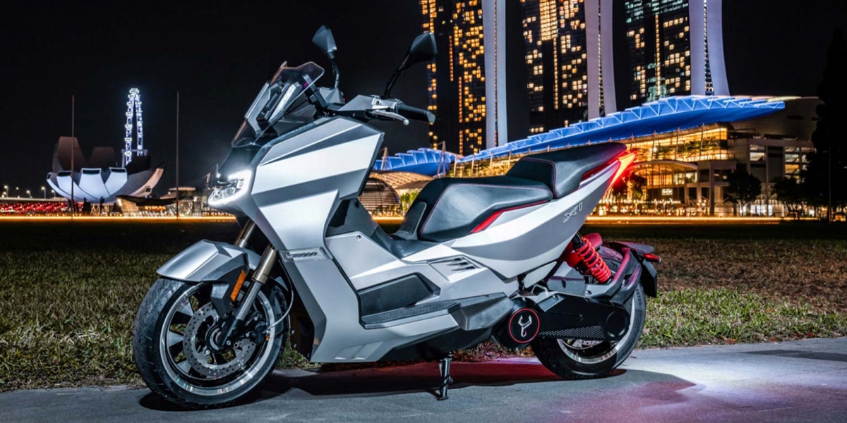 Scorpio Electric X1:10kW馬達、極速105公里、0-50公里3.8秒、續航200公里,有倒叉、單搖臂和科技輔助的電動速克達!