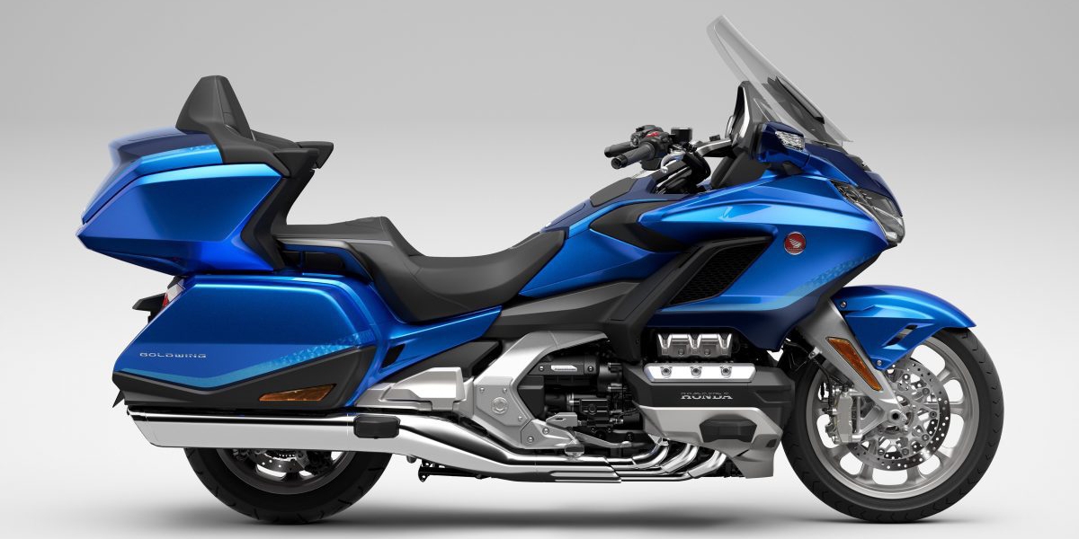 波光粼粼,柔情似水。2022 GOLDWING新色波光金屬藍發表