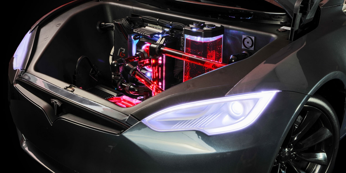 可以駕駛的電腦來啦!一台擁有電競主機心臟的Tesla Model S!