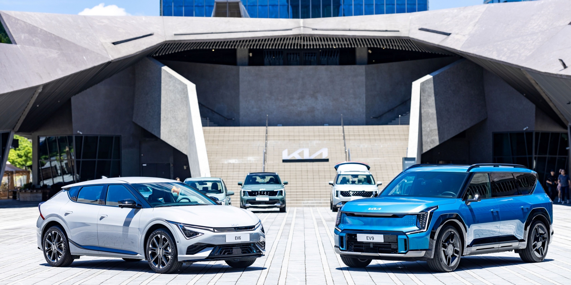 Kia宣告全面擴大電動化產品陣容 The Kia EV9榮獲2026加拿大年度電動多功能車大獎 限時入主享逾10萬元專屬禮遇