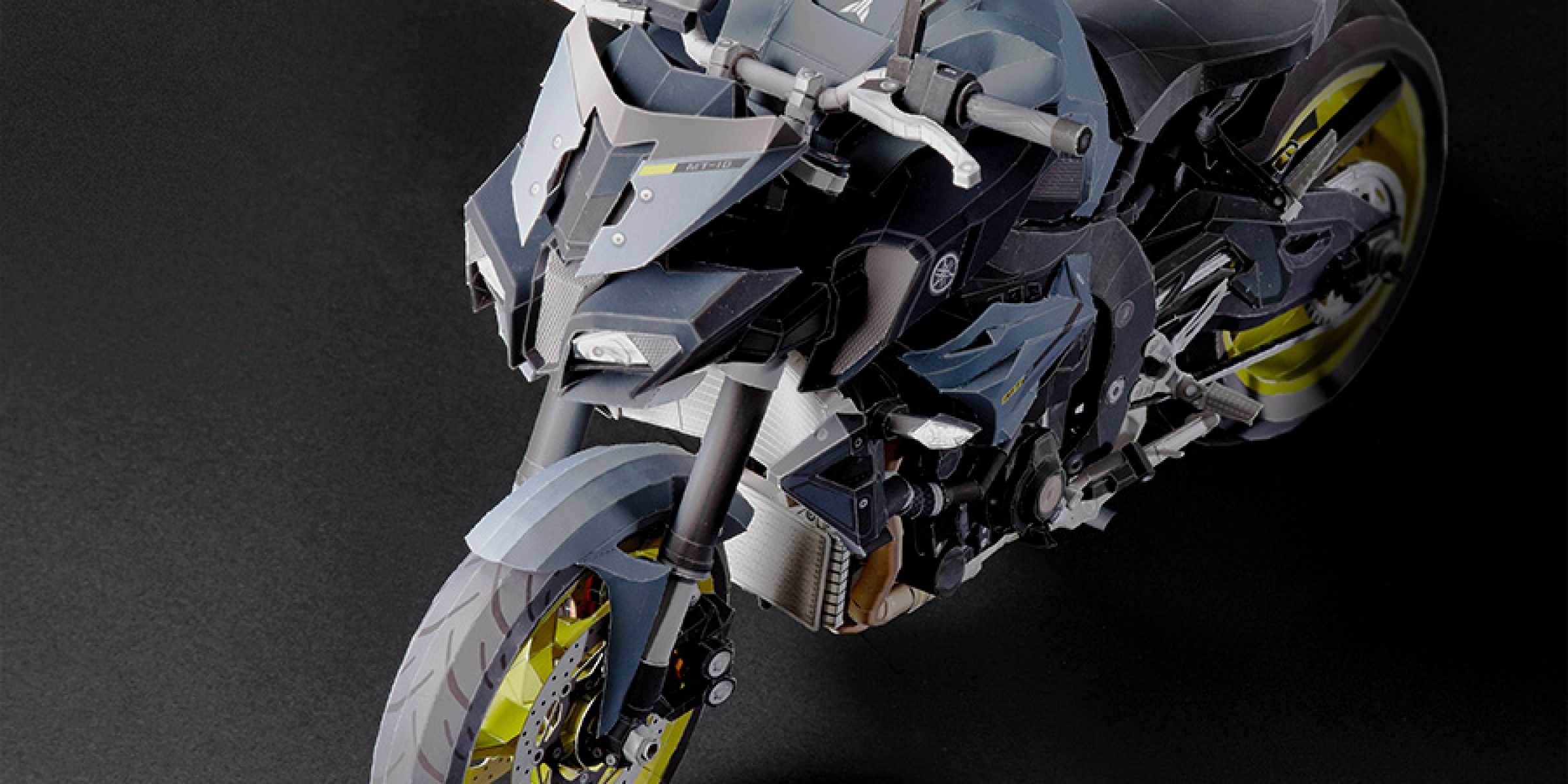 機械惡獸躍然紙上。YAMAHA MT-10 紙模型