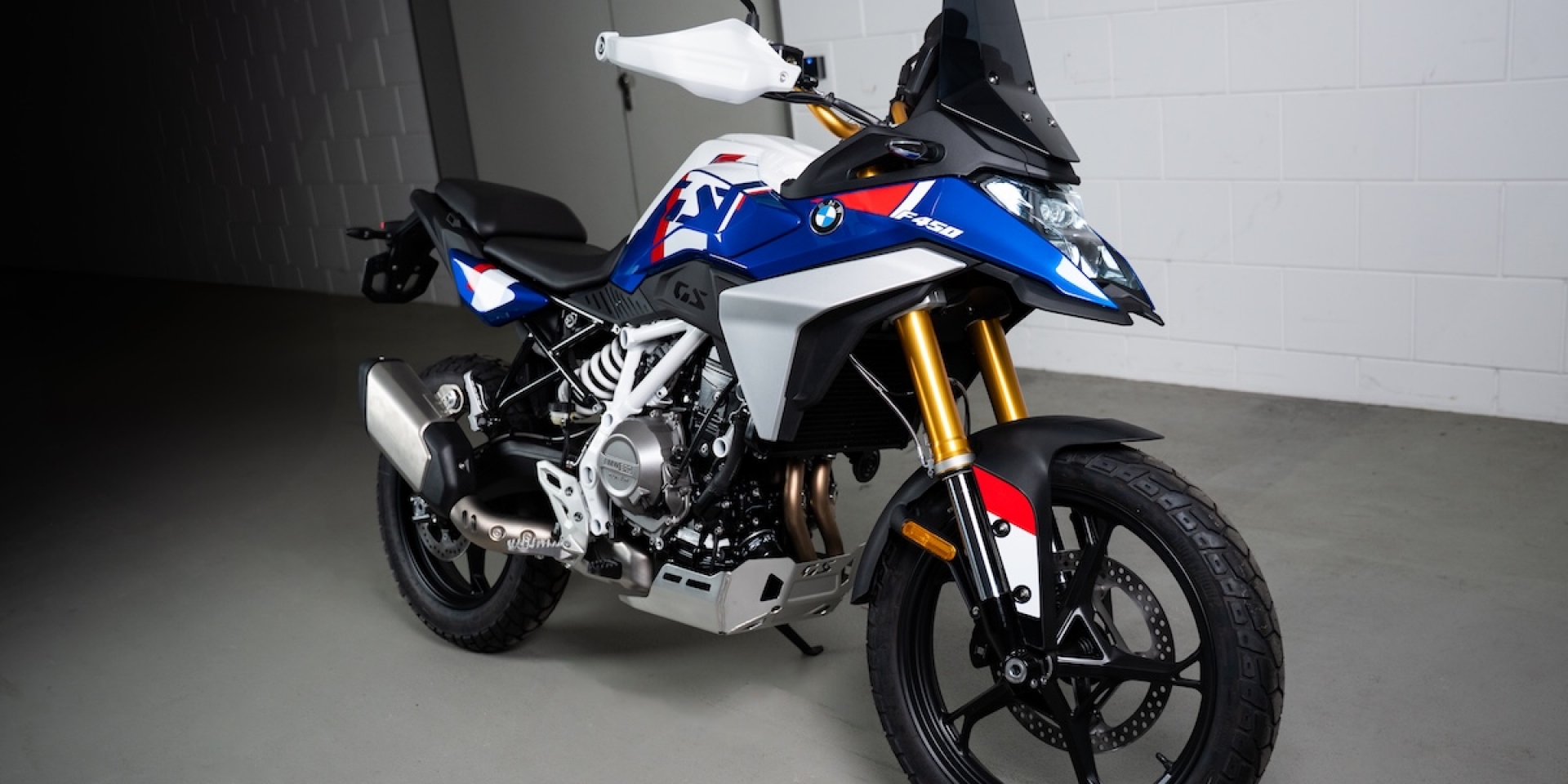 359,000 元起！BMW F 450 GS 台灣確定引進，Exclusive 與 Trophy 版本有什麼不同？