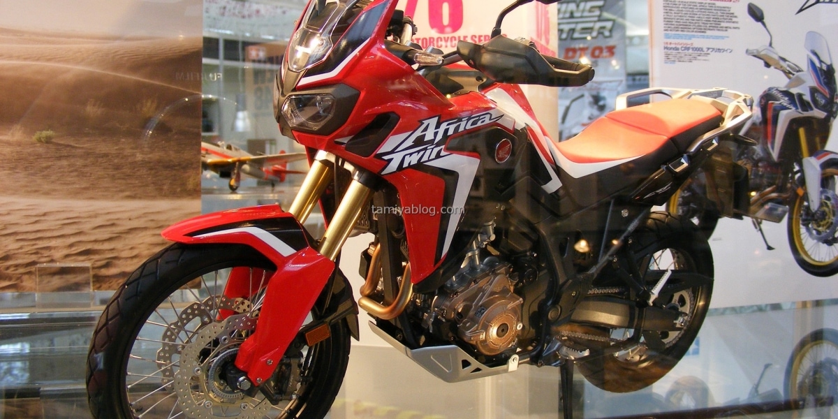 宛如實車縮小版。1:6 HONDA CRF1000L 模型預定發售