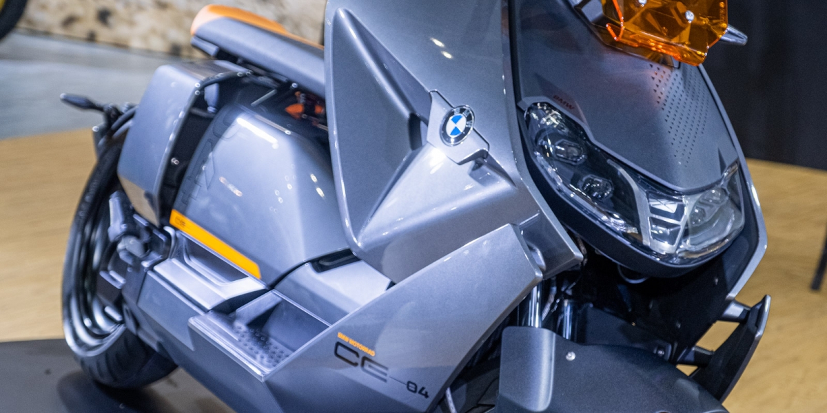 科幻電動羊台灣現身!BMW Motorrad CE 04 引進評估中