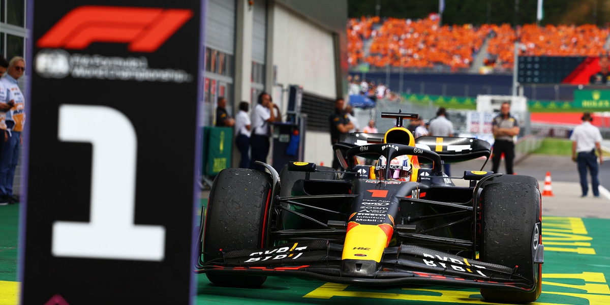 制霸主場!Red Bull車隊Max Verstappen回歸紅牛賽道奪冠 Sergio Pérez競速超車登上頒獎台