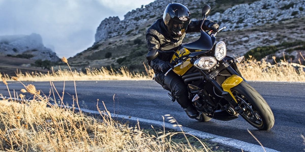 官方新聞稿。TRIUMPH STREET TRIPLE R、SPEED TRIPLE R強悍外型與細膩操 控掀起街車風潮
