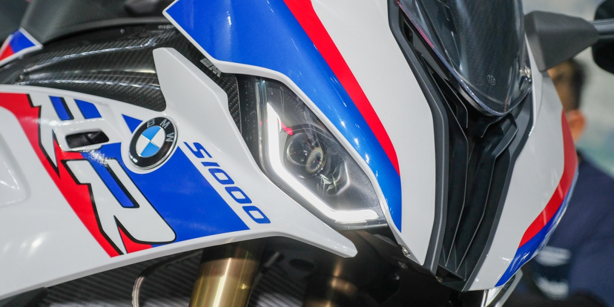 126.9萬元賽道武器,BMW S 1000 RR正式在台上市,S 1000 XR同步引進
