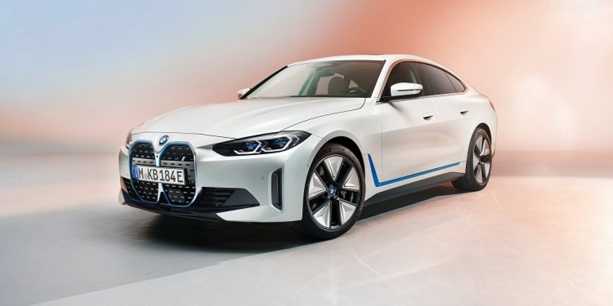 BMW 推出四門轎跑電動車i4,有望今年正式量產
