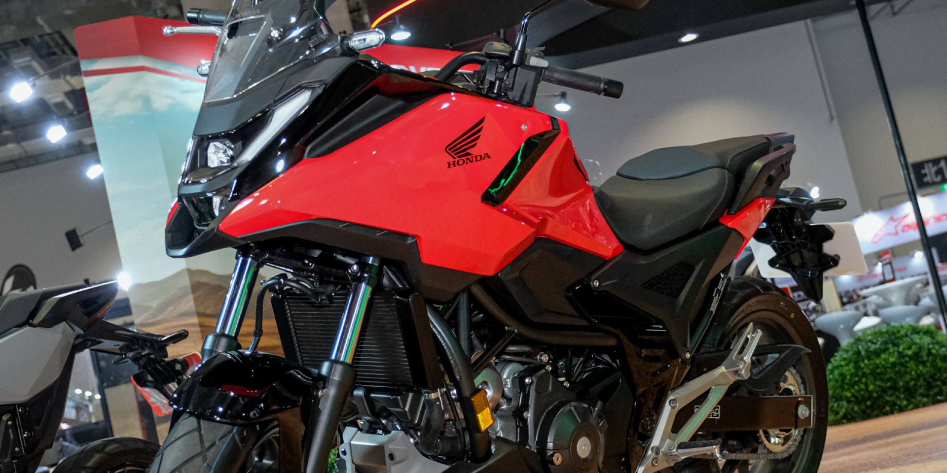 搶攻科技與風格市場！2025 Honda NC750X 與 Rebel 1100 雙車登場，售價 40.8 萬起