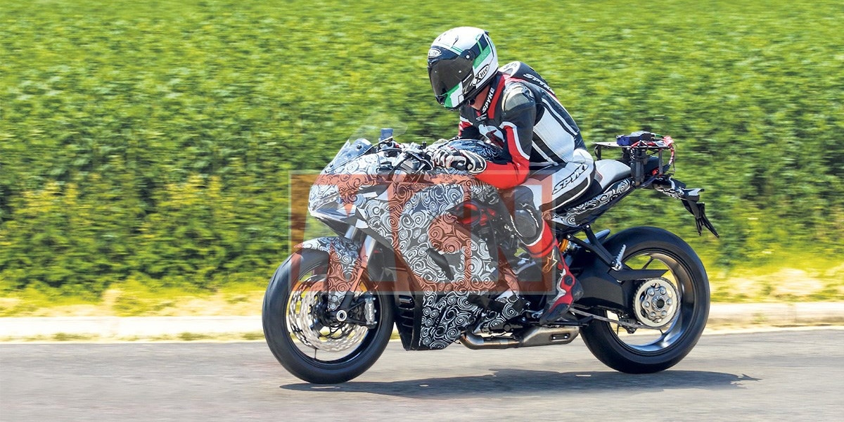 捕獲Ducati SuperSport939測試車