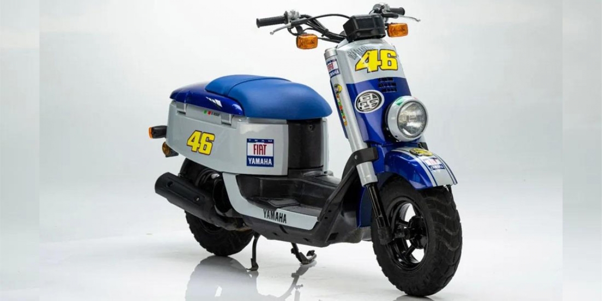 Valentino Rossi的YAMAHA Giggle 50 GP塗裝簽名車慈善拍賣中!