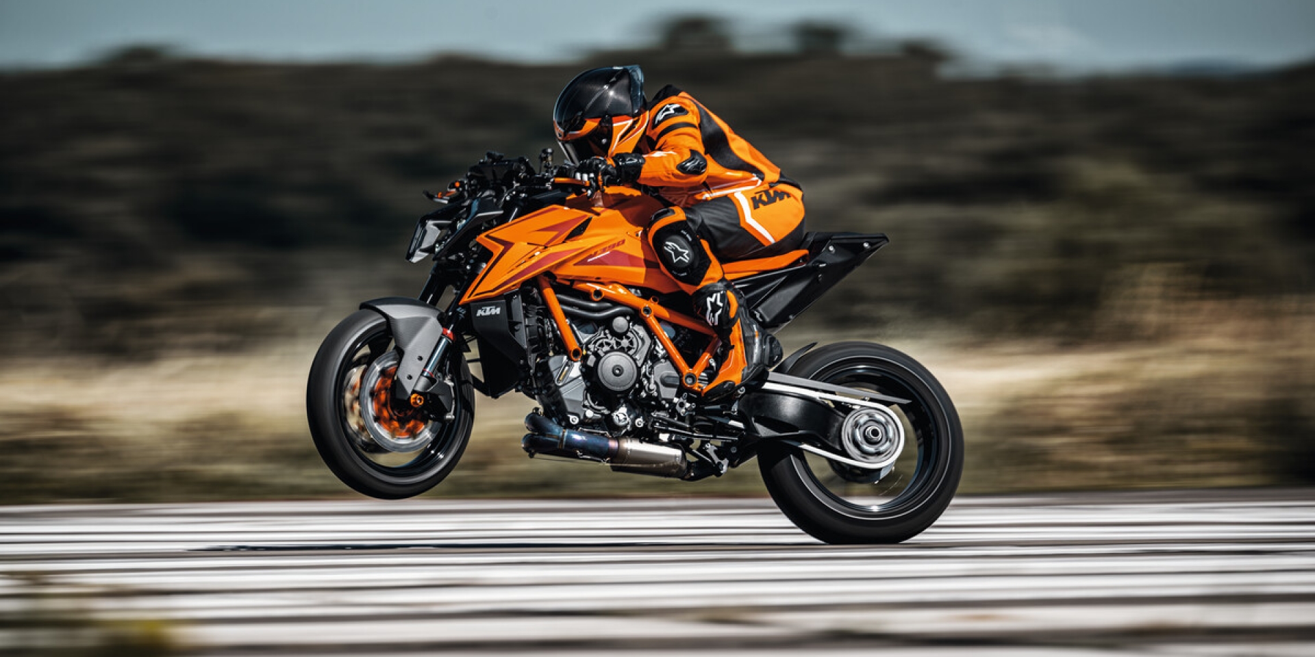 不等 KTM 重啟 RC8，Krämer 已經替你準備好 Super Duke 賽車套件
