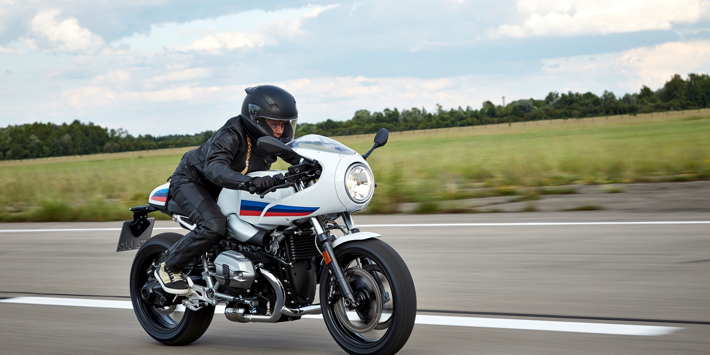 米蘭車展。復刻水平雙缸的浪漫 2017 BMW R nineT Racer