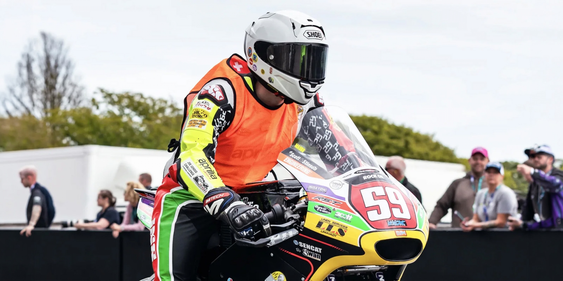 2026 Manx Grand Prix 排位賽傳憾事，兩車擦撞釀一死一傷悲劇