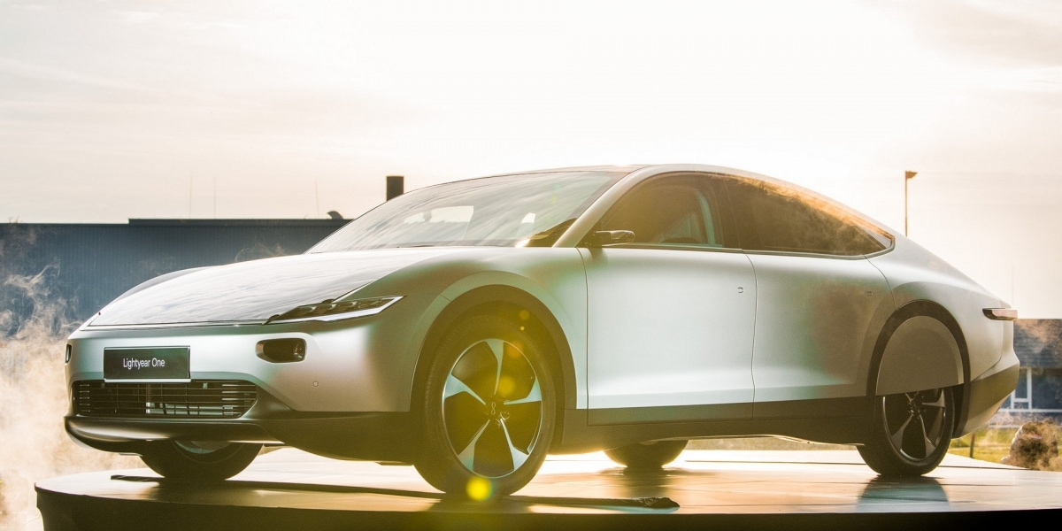 邊開邊充電,Lightyear太陽能電動汽車更環保!