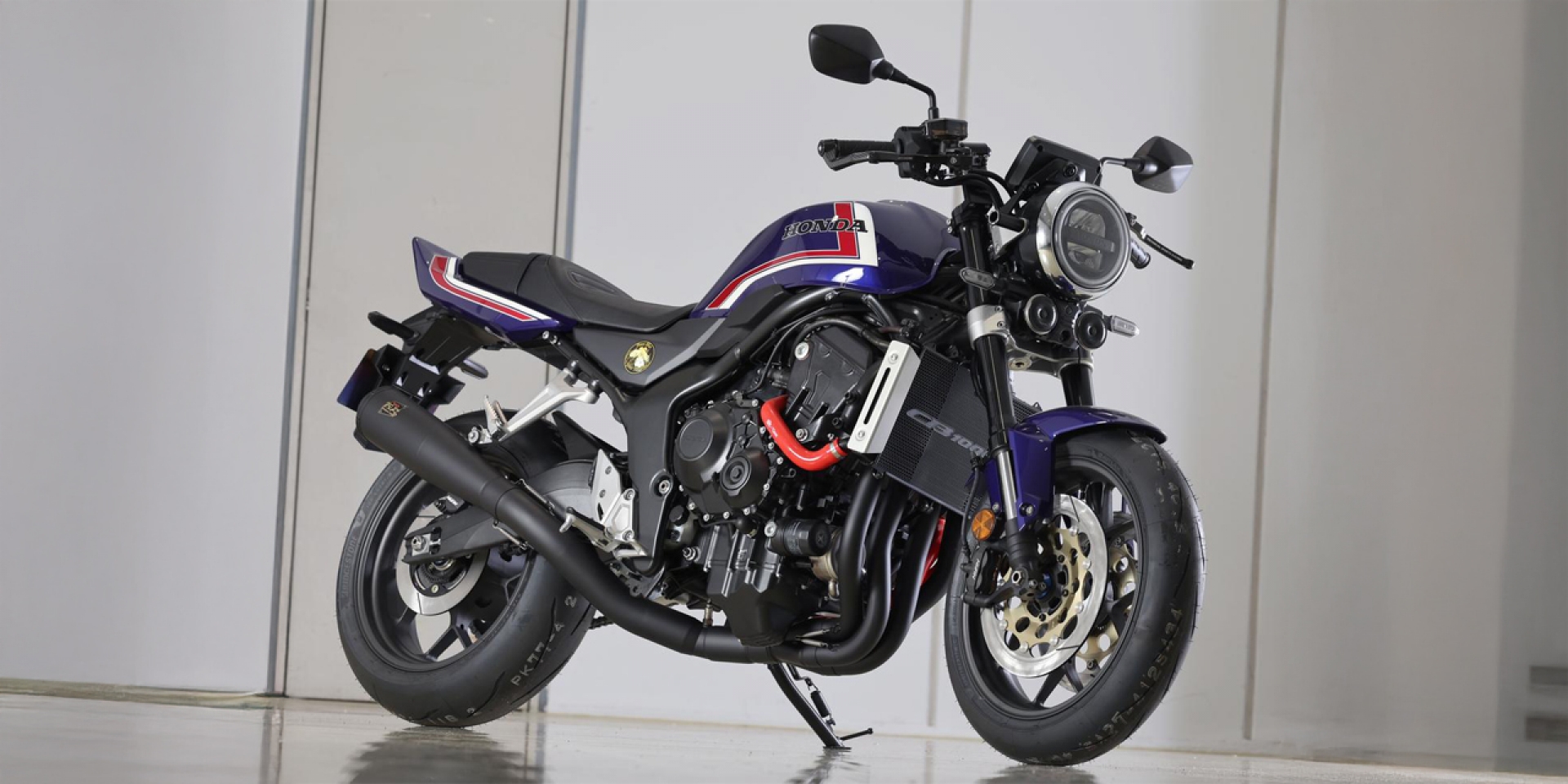 「深邃午夜紫」配上黑化魚雷管！TSR 打造 Honda CB1000F 復刻傳奇