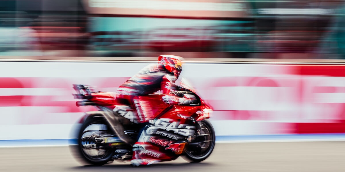 兩面不是人?MotoGP的胎壓規則是不是小丑?