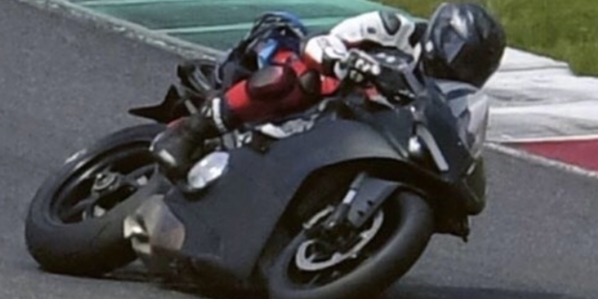 直擊新車賽道測試。DUCATI 新款四缸賽車引擎聲曝光!