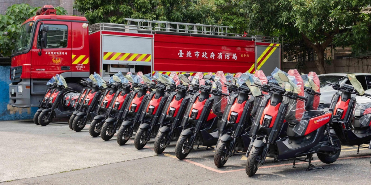 台灣山葉機車攜手臺北市政府消防局響應淨零排放 ,購置新夥伴「 YAMAHA電動車 EMF 」