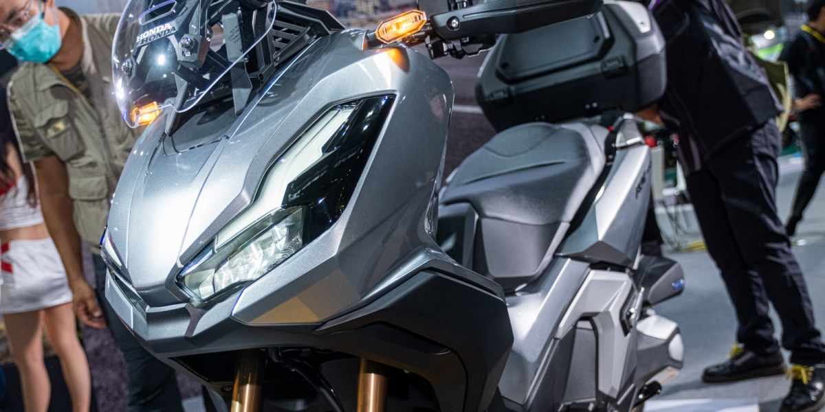 跨界黃羊ADV350/輕巧神車CB300R領軍 還有達卡工廠賽車!Honda國際重機展 新車發表