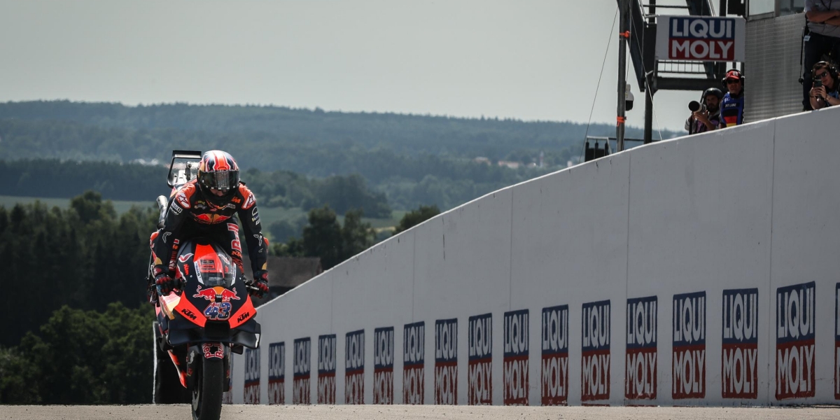 跑不贏先嫌車爛?Jack Miller抨擊對手:車爛就把車改好,不要像個小公主一樣抱怨!