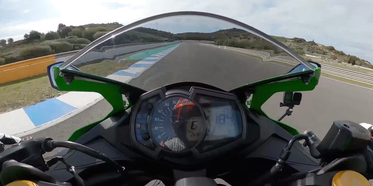 直線底時速184公里!Ninja ZX-25R Jonathan Rea赫雷茲賽道試車全片曝光