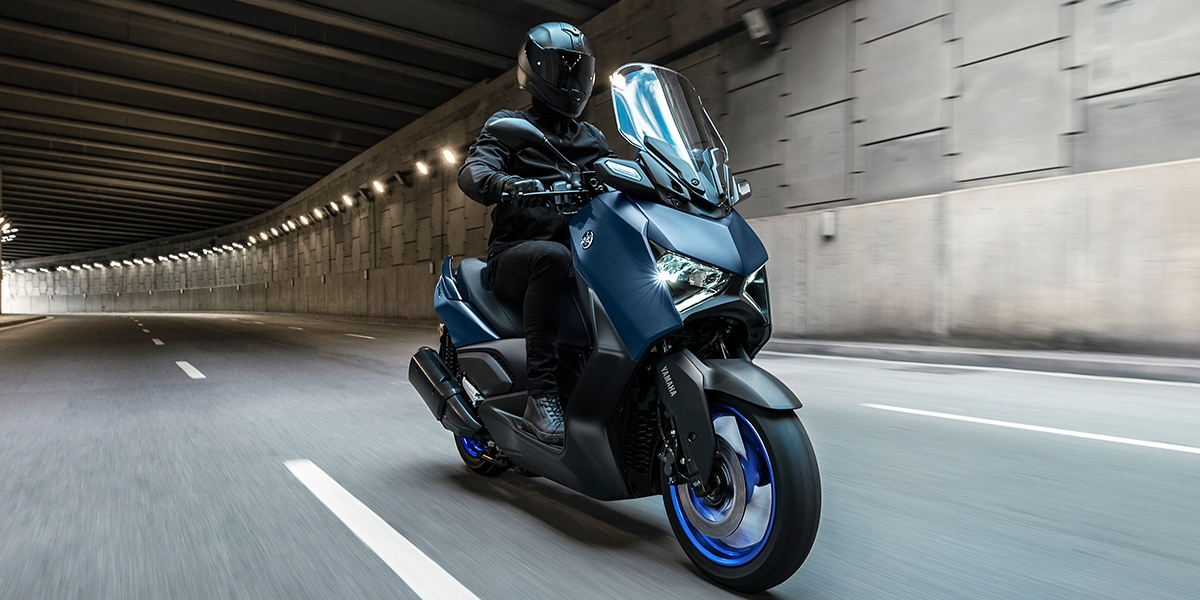 儀表導航科技羊25.3萬上市!2023 YAMAHA XMAX 300 台灣登場