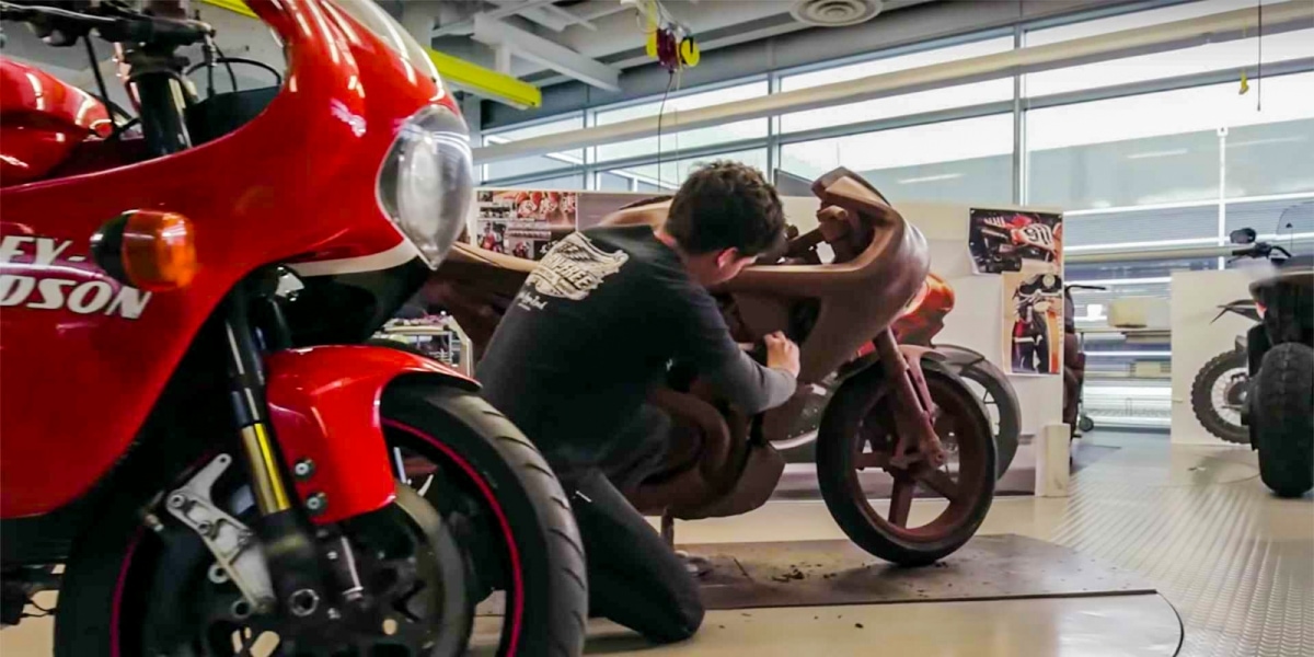 整流罩?仿賽?Harley-Davidson全新專利曝光,唯一仿賽VR1000有望回歸?