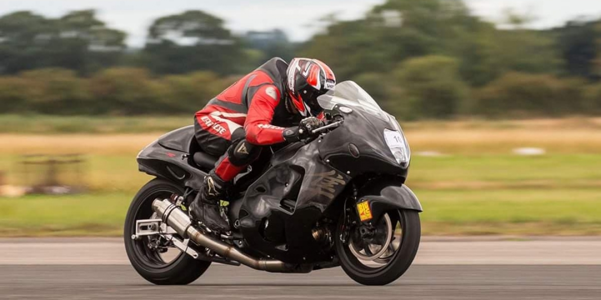 比高鐵還快的千匹黑隼。Big CC Suzuki HAYABUSA