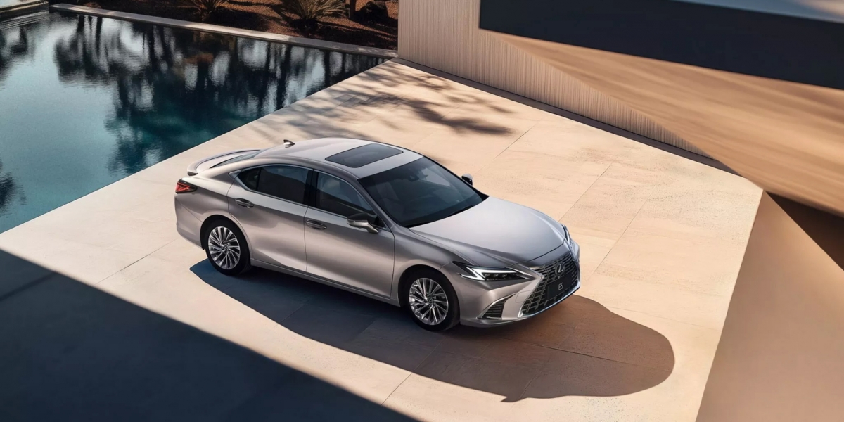 2026小改款 Lexus ES亮相:造型更銳利,內裝更加豪華