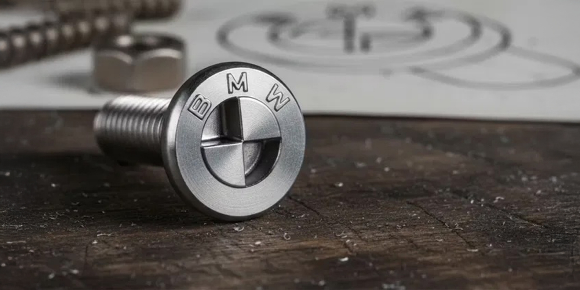 帥度破表但修車惡夢？BMW 註冊全新「廠徽造型」螺絲專利！