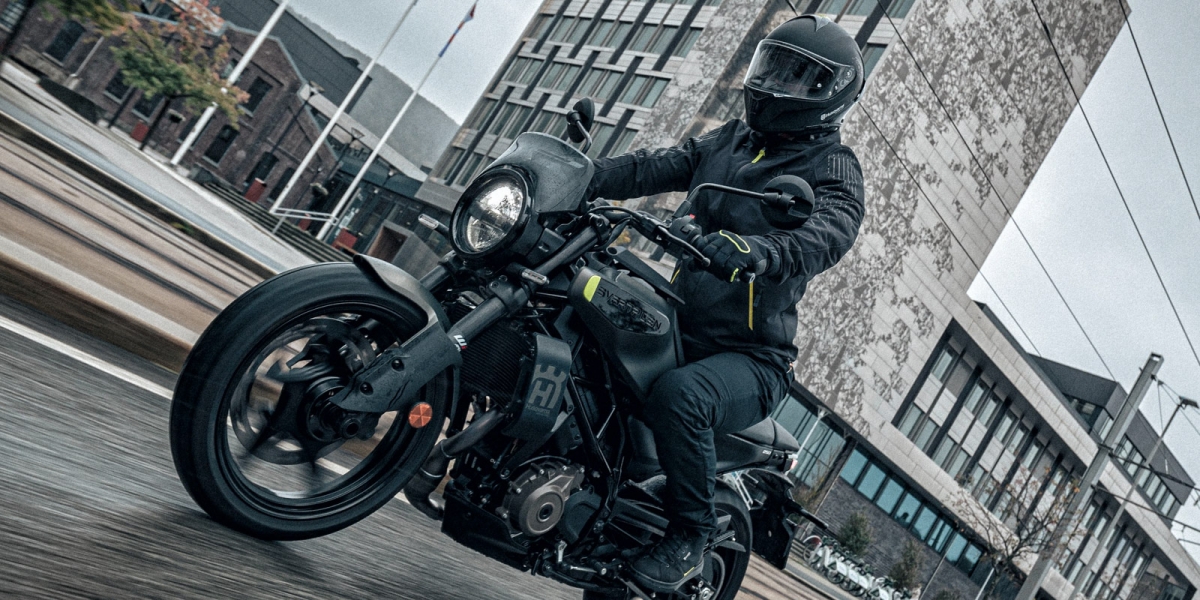 2025 Svartpilen 250黑箭250 潮酷黑騎!建議售價21.8萬元 再享全額貸24期0利率 11月底就交車!