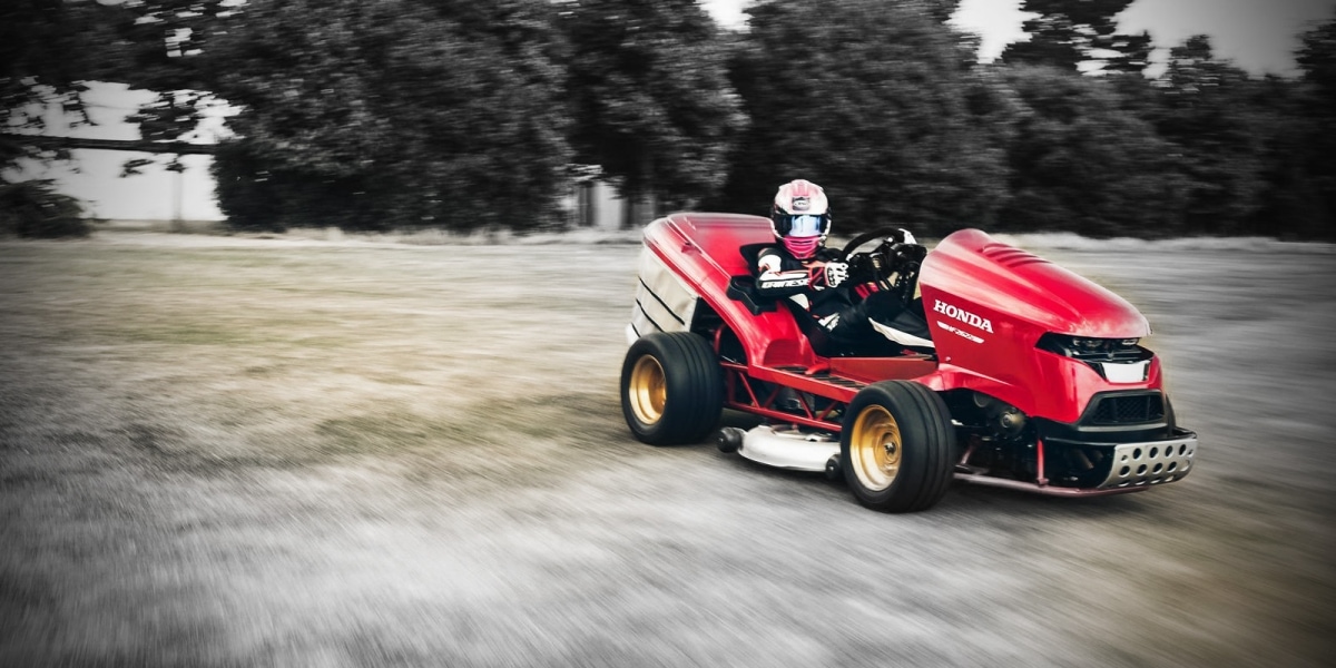 比Type R還快的割草機!HONDA Mean Mower V2創下金氏世界紀錄
