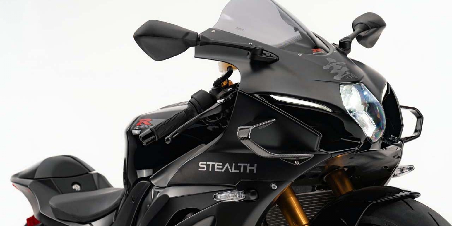 全球僅十台的純黑殺氣！Suzuki GSX-R1000R Stealth 義大利限量發售，建議售價 21,690 歐元