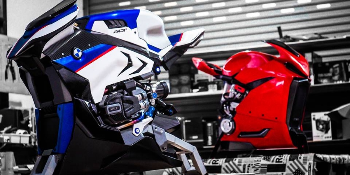 DUCATI V4R v.s BMW S1000RR,頂級性能仿賽改成電腦你選哪一台?