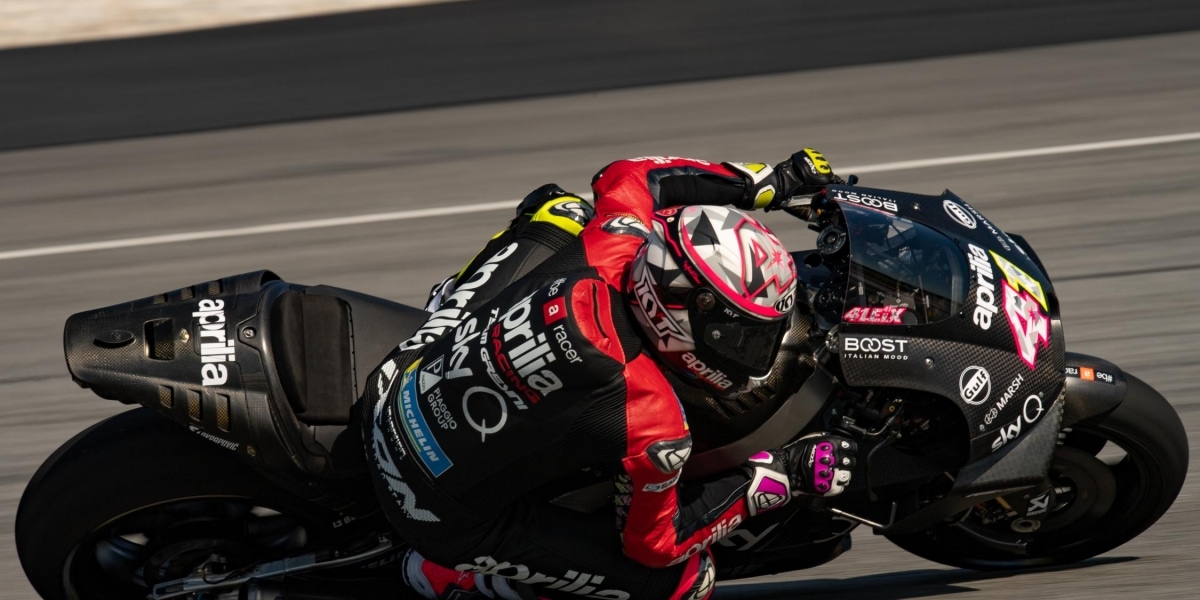 遲來的武器!Aleix  Espargaro:今年的APRILIA賽車早該在去年就拿出來!