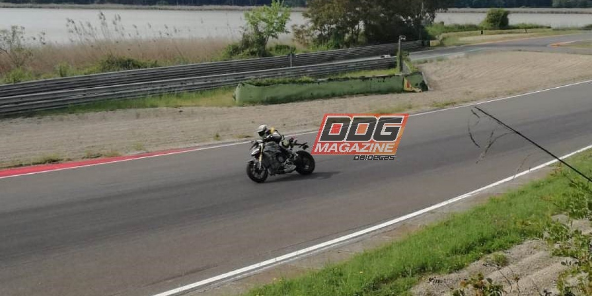 街頭幹架王實車現身!DUCATI V4 StreetFighter測試間諜照流出