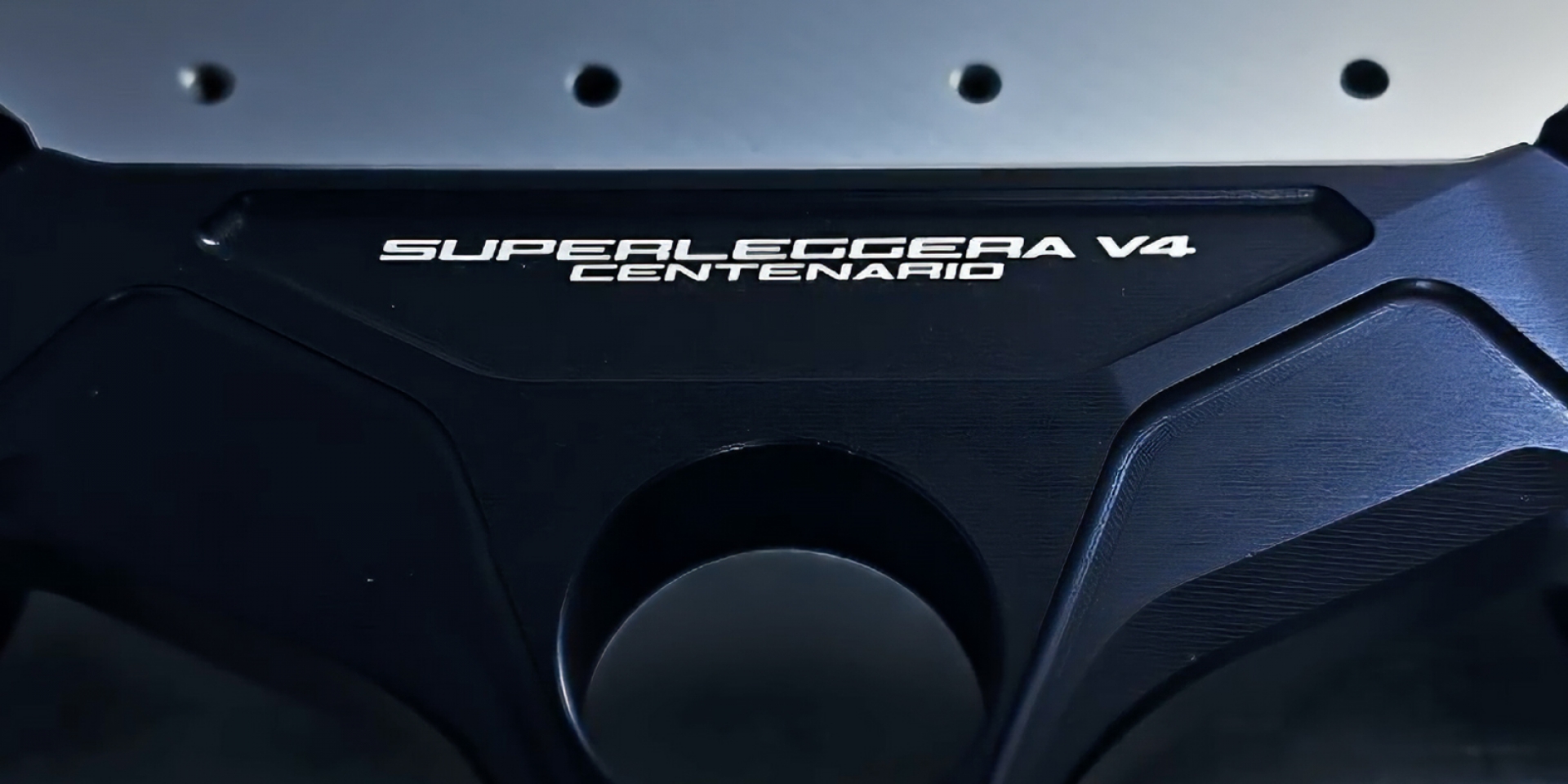 慶祝建廠百週年！Ducati Superleggera V4 Centenario 預告月底正式登場