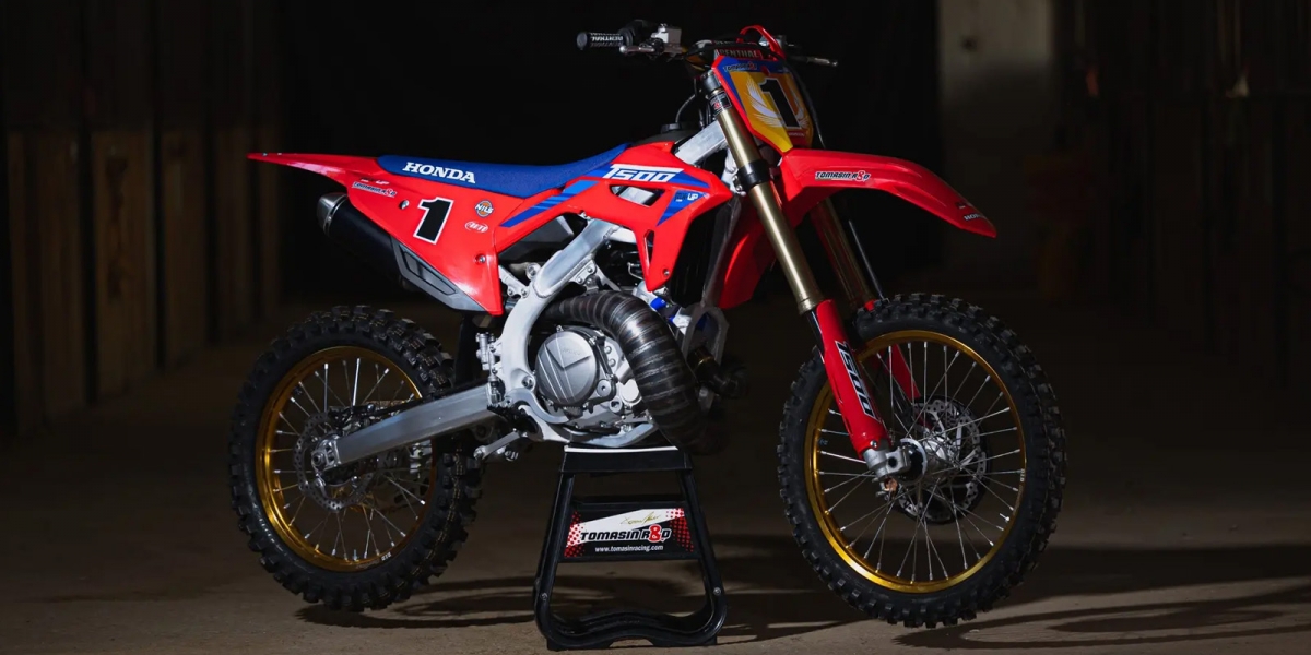 把Honda CRF450變二行程噴煙怪獸!Tomasin Racing二行程改裝套件53.2萬台幣開賣