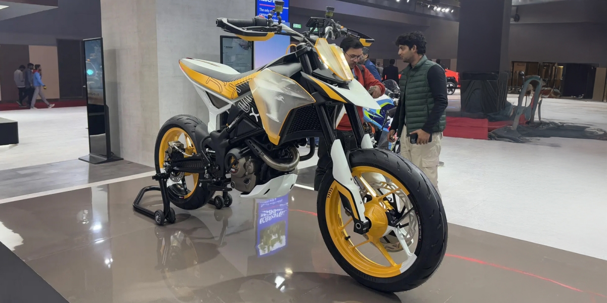 300c.c.新引擎、35匹馬力、143公斤!TVS RTS X Supermoto 滑胎概念車印度亮相