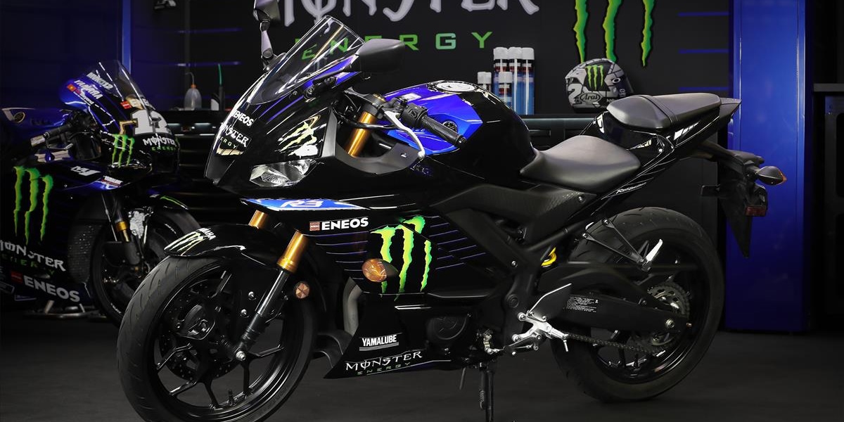 GP廠隊貼紙多8000!「YZF-R3 Monster Energy Yamaha MotoGP Edition」271,000元開始販售